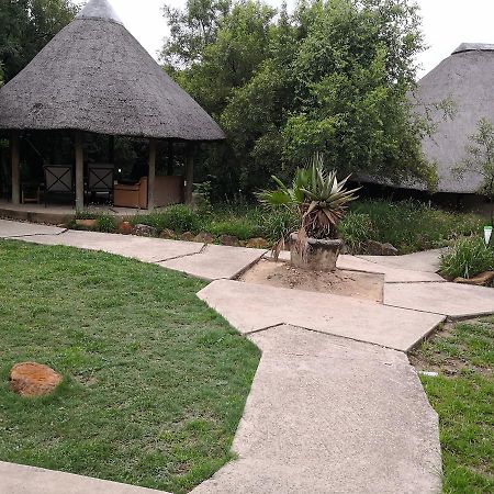 Touch Of Africa Lodge Lanseria Buitenkant foto