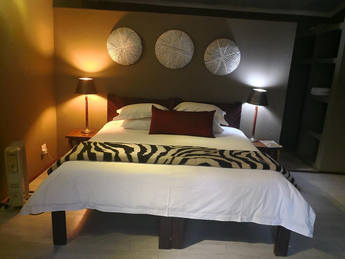 Touch Of Africa Lodge Lanseria Buitenkant foto