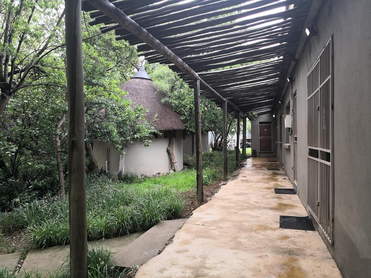 Touch Of Africa Lodge Lanseria Buitenkant foto