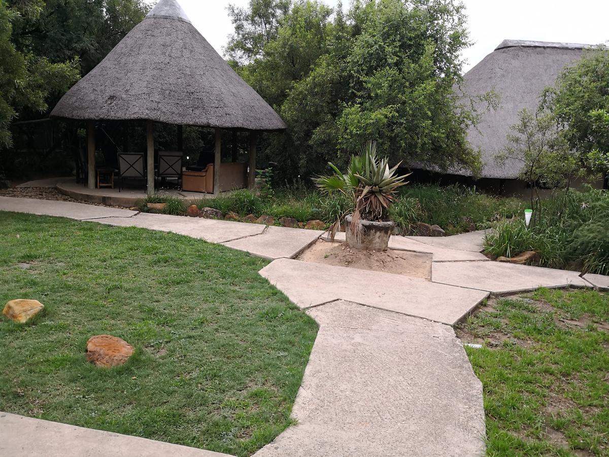 Touch Of Africa Lodge Lanseria Buitenkant foto